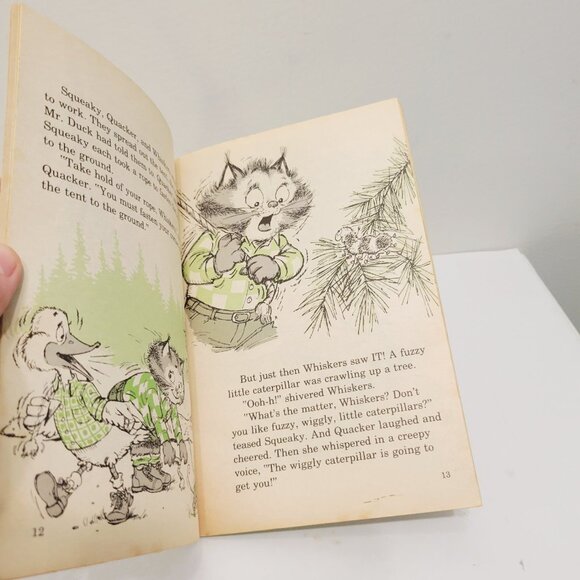 Vtg 1983 Whiskers Goes Camping By Martha P Howlett Book - Picture 3 of 5